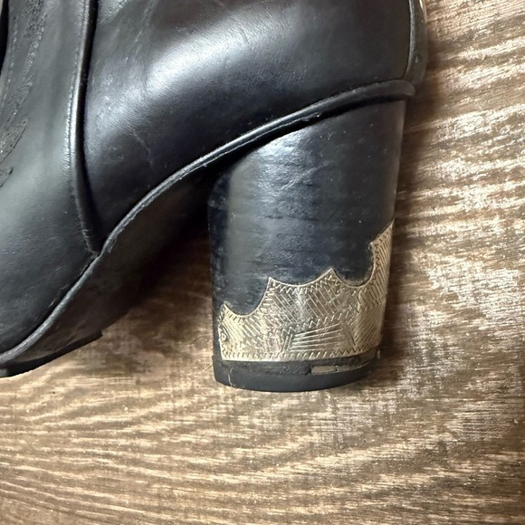 TOGA Pulla 37.5 (7-7.5) EUC Stud Boots with western sewn detail and metal heel - Picture 9 of 15